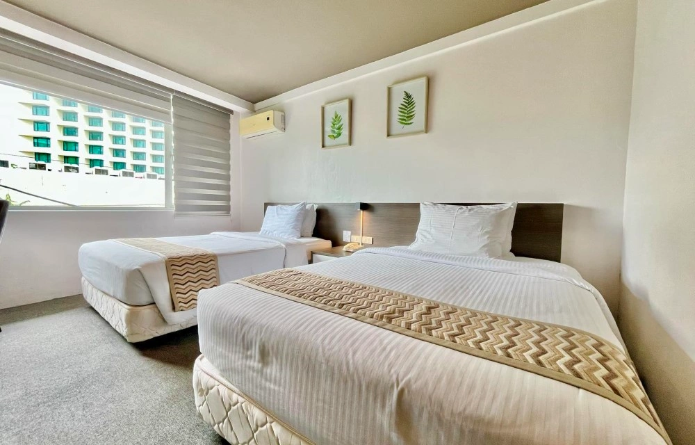 Transforming Hospitality Through Technology: How Smart Hotels Enhance Guest Experiences